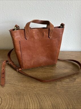Madewell Small Transport Crossbody in English Saddle, style G8078